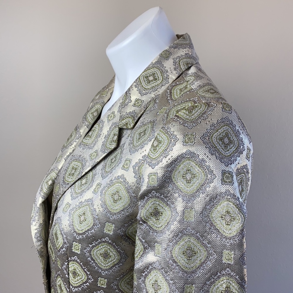 Women’s Patterned Jacquard Blazer - Green Metallic - Picture 9 of 16